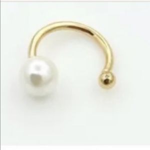 Faux pearl earrings cuff - silver or gold - new (made of alloy)